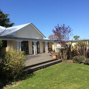 Water Lily Garden Bed and Breakfast Christchurch Exterior photo