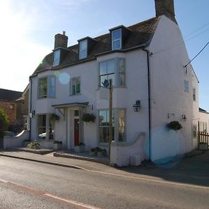 Old Riverview Guest House Huntingdon Exterior photo