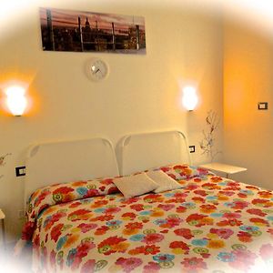 Top Suit Centro - Guest House Brugherio Room photo