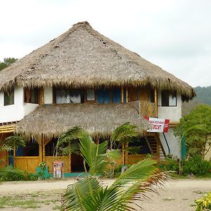 Wipeout Cabana Restaurant Bed and Breakfast Las Tunas Exterior photo