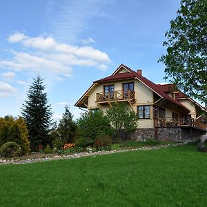 Viesu Nams Bezdubeni Hotell Sukturi Exterior photo