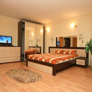 Economy Express Voyage Lviv Hotell Room photo