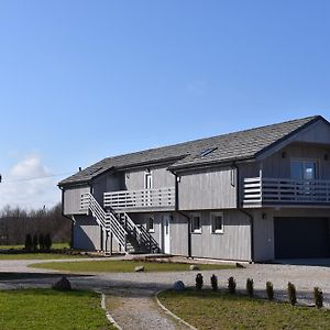 Cetri Veji Hotell Jurkalne Exterior photo