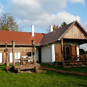 Orsegi Porta Lägenhet Magyarszombatfa Exterior photo