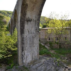 Maison Sous Le Pont Bed and Breakfast Meyras Exterior photo