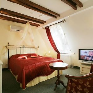 The Old Times Hotel JJekaterinburg Room photo