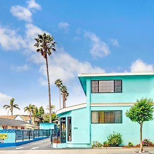 Super 8 Santa Cruz/Beach Boardwalk West Hotell Exterior photo