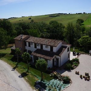 Agriturismo La Cantina Di Bacco Pensionat Loretello Exterior photo