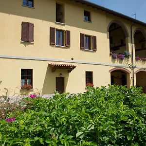Cascina Delle Mele Bed and Breakfast Vittuone Exterior photo