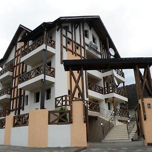 Pensiunea Gold Hotell Durau Exterior photo