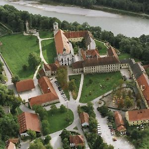 Klostergasthof Raitenhaslach Hotell Burghausen Exterior photo