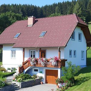 Urlaub Am Bauernhof Hans Im Winkel Lägenhet Wenigzell Exterior photo