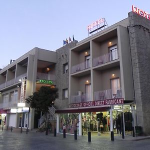 Puerta De Espana Hotell La Jonquera Room photo