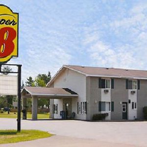 Super 8 By Wyndham Iron Mountain Hotell Exterior photo