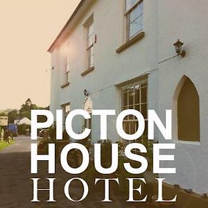 Picton-House Hotell Llandowror Exterior photo