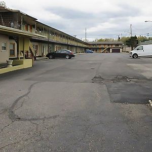 Rodeway Inn & Suites Inkster Exterior photo