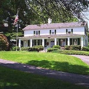 Wagener Estate Bed & Breakfast Hotell Penn Yan Exterior photo