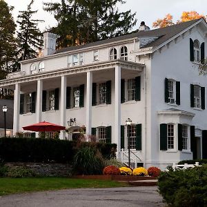 Le Chambord Hotell Hopewell Junction Exterior photo