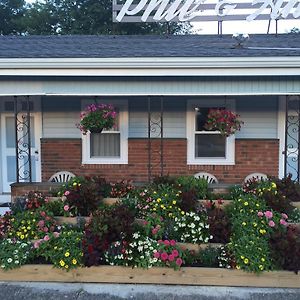 Phil And Anns Sunset Motel Charlestown Exterior photo