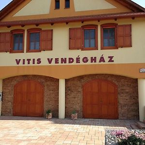 Vitis Vendeghaz Hotell Becsehely Exterior photo