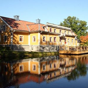 Dufweholms Herrgård Pensionat Katrineholm Exterior photo