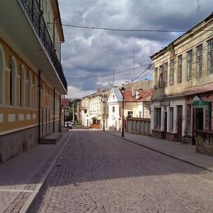 Apartment on Zarvanskaya in Old Town Kamjanets-Podilskyj Exterior photo