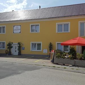 Pension Haus Nova Bed and Breakfast Wiener Neustadt Exterior photo