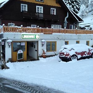 Gasthaus Luggwirt Hotell Gnesau Exterior photo