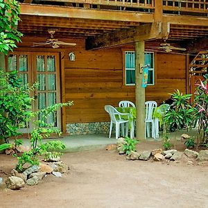 Blue Island Divers Casa Descanso Lägenhet Sandy Bay Exterior photo