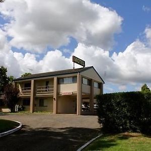 Isis Motel Scone Exterior photo