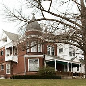 Philip W. Smith Bed & Breakfast Hotell Richmond Exterior photo