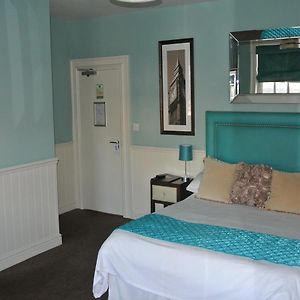 The Blue Boar Hotell Theydon Bois Room photo