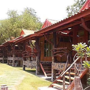 Tamarind Home Resort Kanchanaburi City Exterior photo