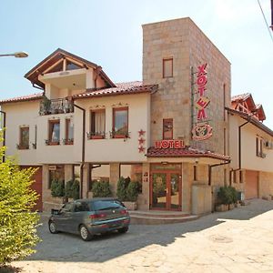 Family Hotel Silvestar Veliko Tărnovo Exterior photo