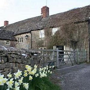 The Hare And Hounds Hotell Chedworth Exterior photo