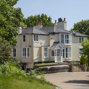 Mount Edgcumbe Bed and Breakfast Royal Tunbridge Wells Exterior photo