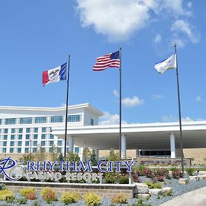 Rhythm City Casino & Resort Davenport Exterior photo