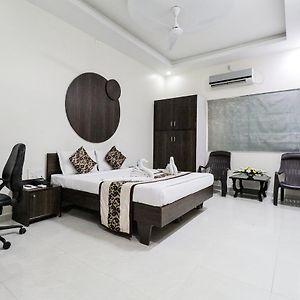 Whistling Meadows Hotell Ahmedabad Exterior photo