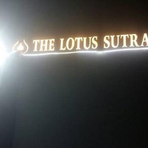 The Lotus Sutra Hotell Shrivasti Exterior photo