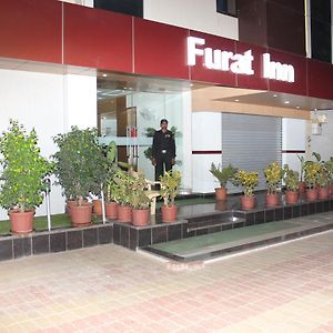 Hotel The Furat Inn Vapi Exterior photo