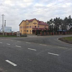 Podilskii Dvir Hotell Yakushintsy Exterior photo