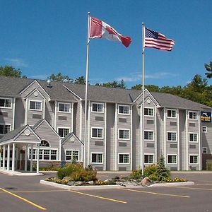 Parry Sound Inn And Suites Exterior photo