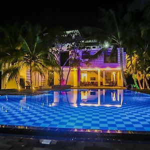 Shades Hotel & Villa Matara Exterior photo