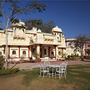 Alwar Bagh By Aamod Hotell Exterior photo