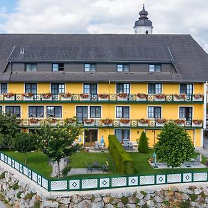 Florianihof Hotell Miesenbach  Exterior photo