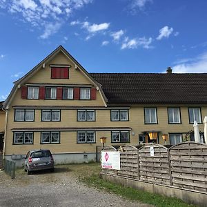 Wohlfuehloase Fuer Mensch Und Hund Bed and Breakfast Uzwil Exterior photo