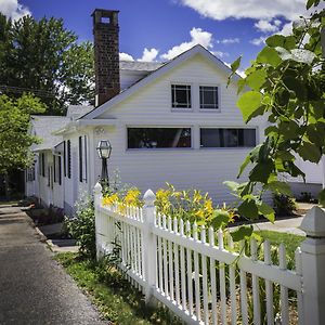 Homestead Inn New Milford Exterior photo