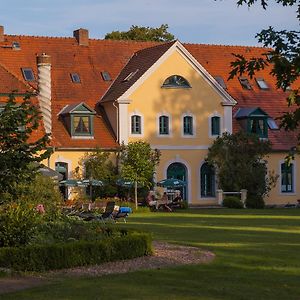 Das Gutshaus Solzow Mecklenburgische Seenplatte Mueritz Hotell Exterior photo