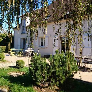 Chambre D'Elisabeth A La Ferme Bed and Breakfast Montépilloy Exterior photo