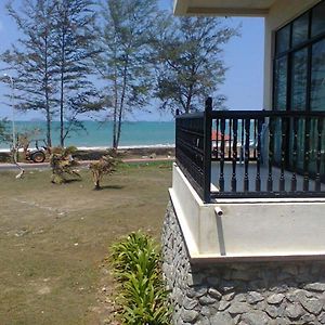 Mersing Beach Resort Exterior photo